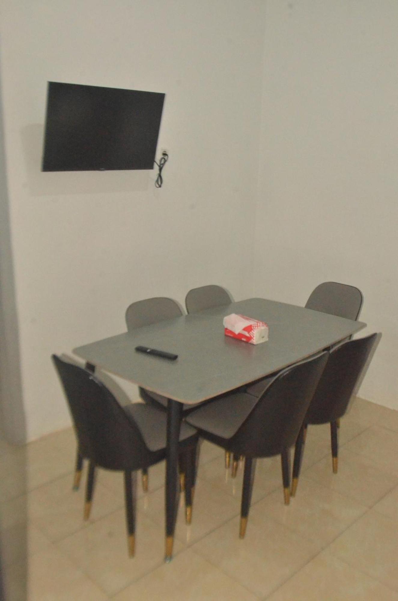 Baronda Guest House Sorong Luaran gambar