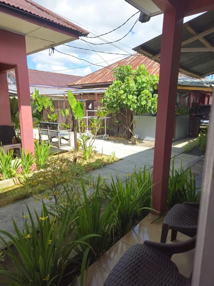 Baronda Guest House Sorong Luaran gambar