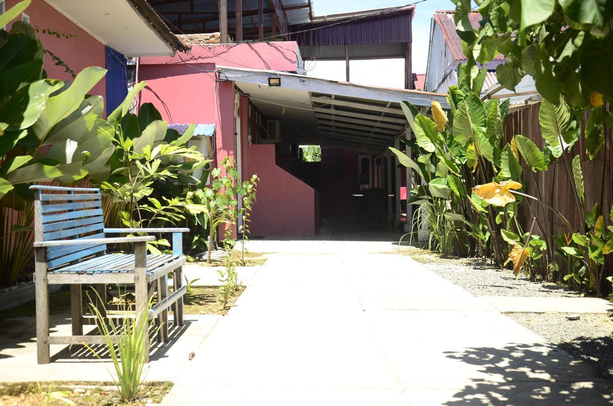 Baronda Guest House Sorong Luaran gambar